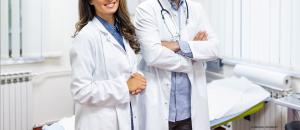 Médecin salarié en centre de santé : Salaire et avis 2026